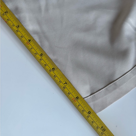 Peter Millar Tan Flat Front Shorts for Casual Elegance - Picture 8 of 12